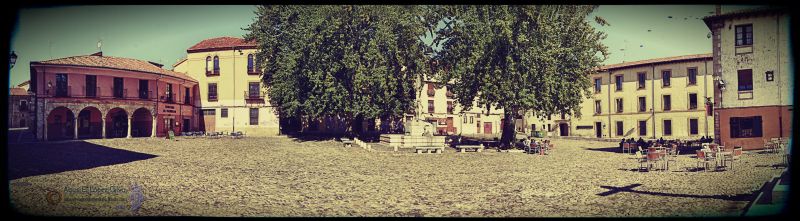 Plaza del grano. Leon. Espania Reducc.jpg